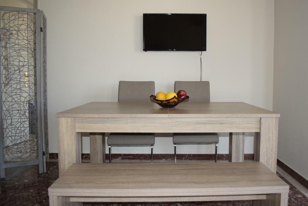 Modern Apartment With Garden Kissamos Luaran gambar