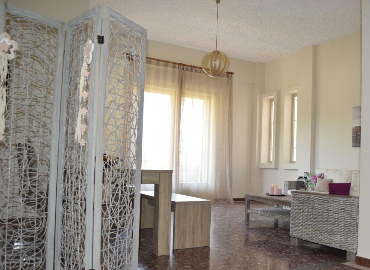 Modern Apartment With Garden Kissamos Luaran gambar