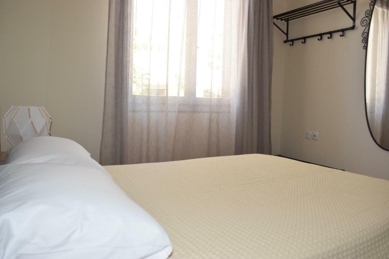 Modern Apartment With Garden Kissamos Luaran gambar