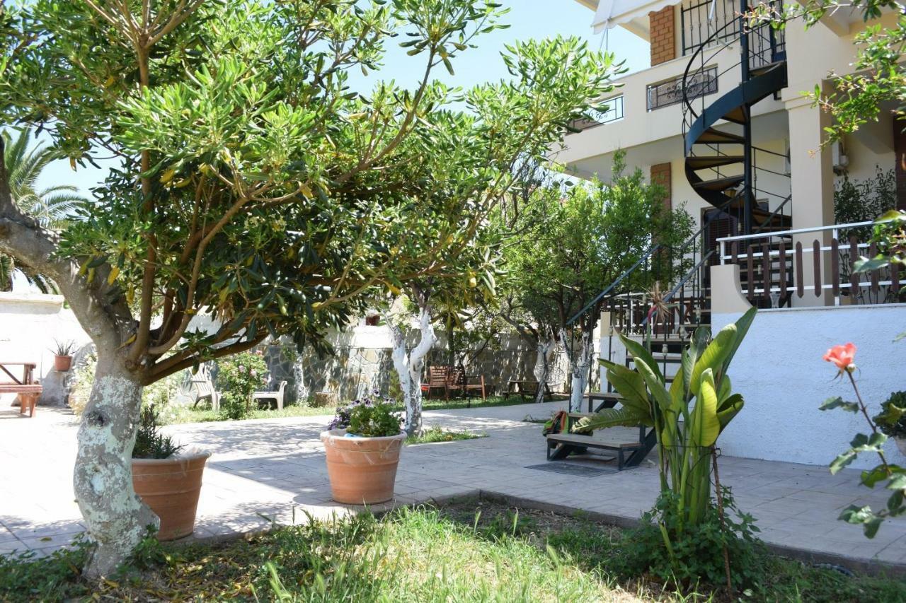 Modern Apartment With Garden Kissamos Luaran gambar